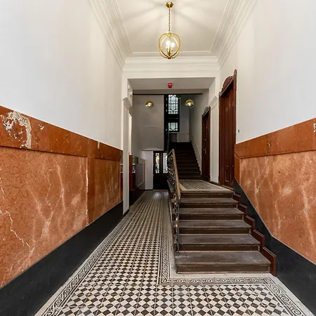 Quiet • 1br • Old Town • A/c & Elevator