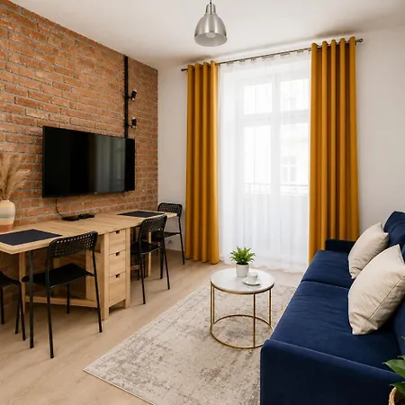 Апартаменты Quiet • 1br • Old Town • A/c & Elevator
