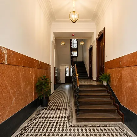 Quiet • 1br • Old Town • A/c & Elevator